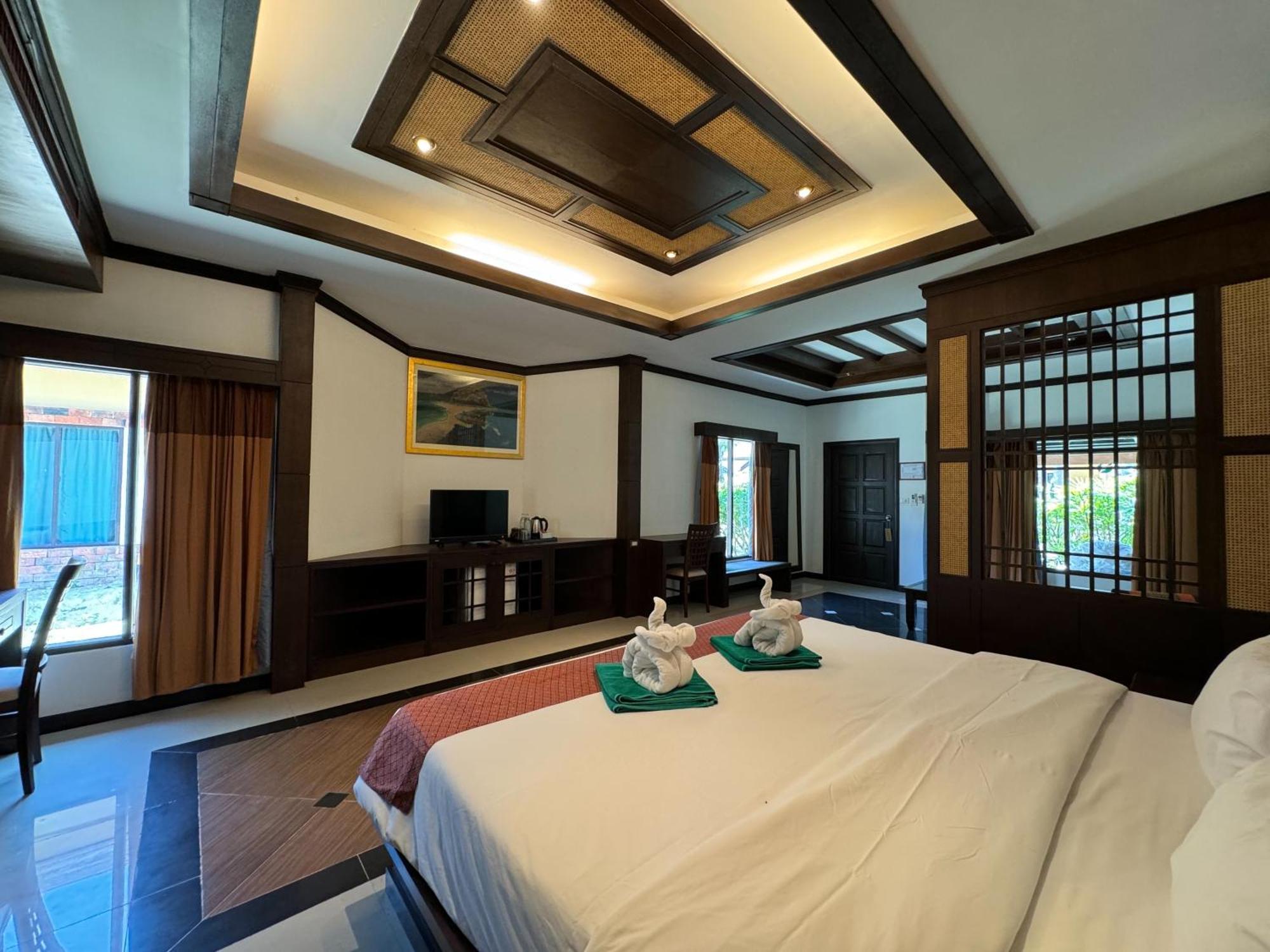 Beach Bungalow At Lanta Resort Ко-Ланта Екстер'єр фото