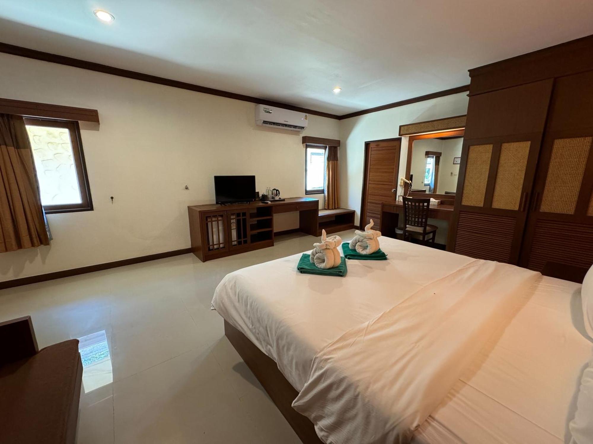 Beach Bungalow At Lanta Resort Ко-Ланта Екстер'єр фото