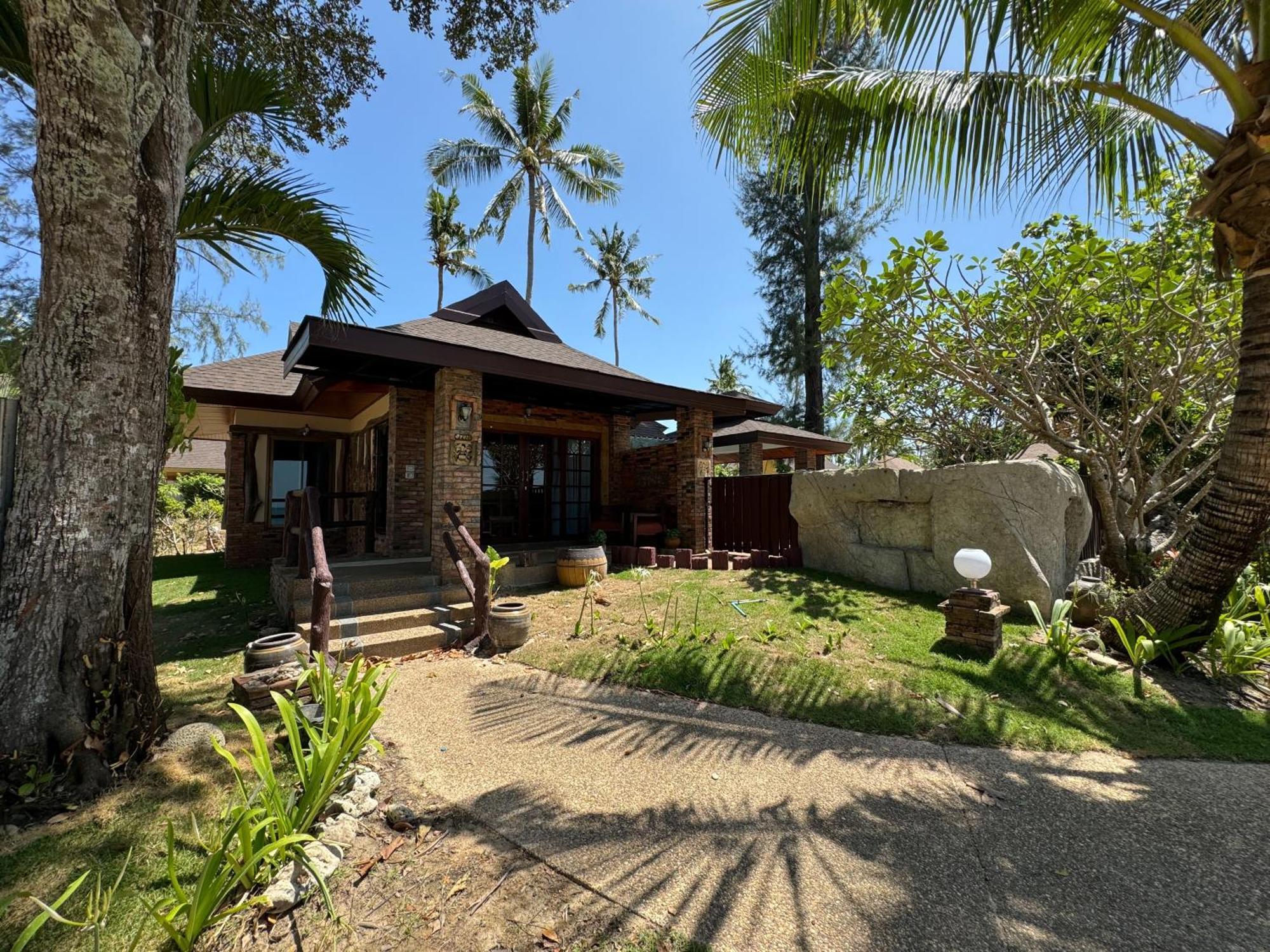 Beach Bungalow At Lanta Resort Ко-Ланта Екстер'єр фото
