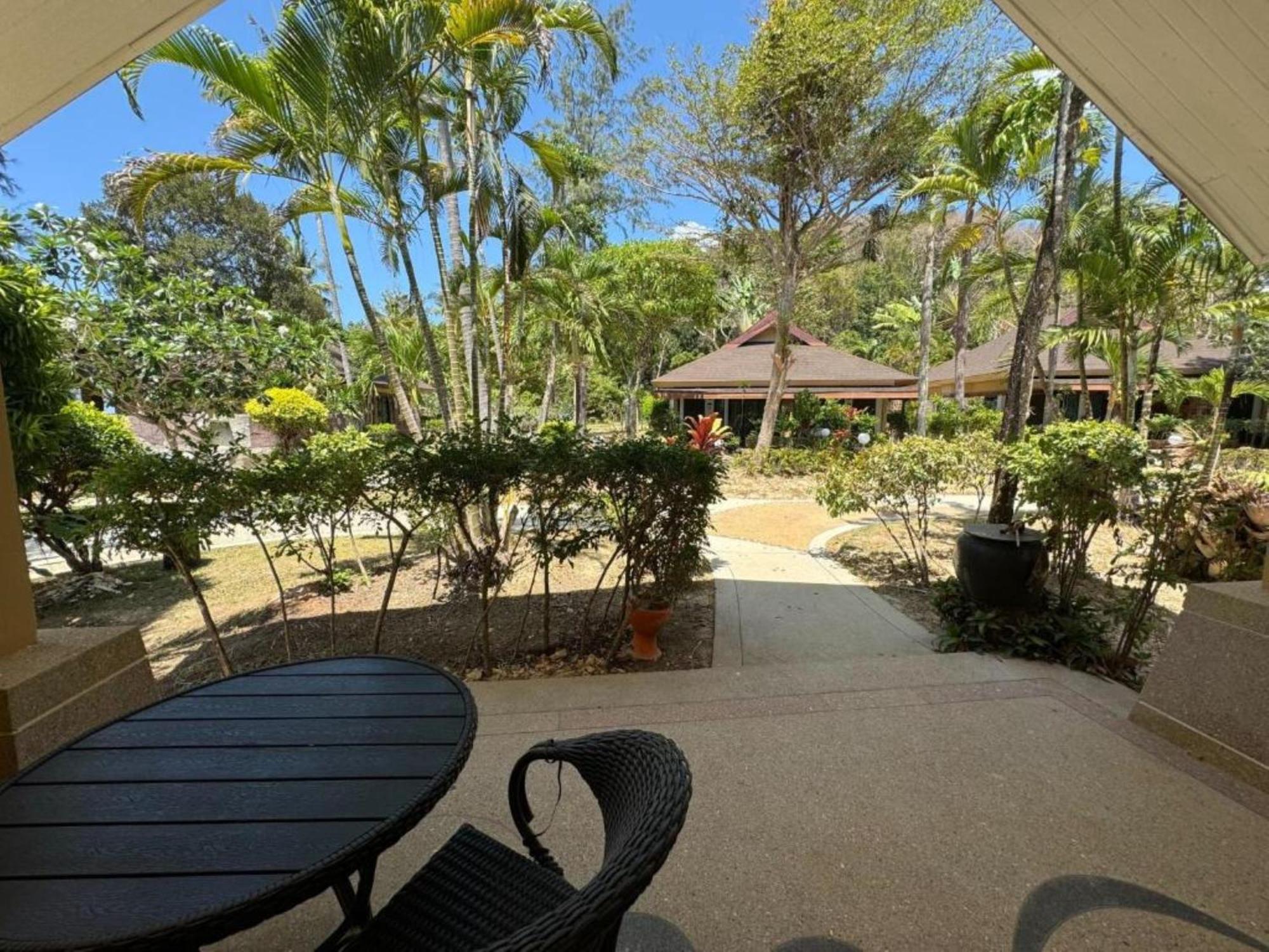 Beach Bungalow At Lanta Resort Ко-Ланта Екстер'єр фото