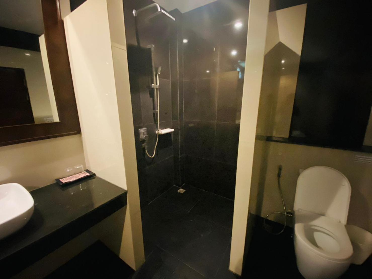 Beach Bungalow At Lanta Resort Ко-Ланта Екстер'єр фото