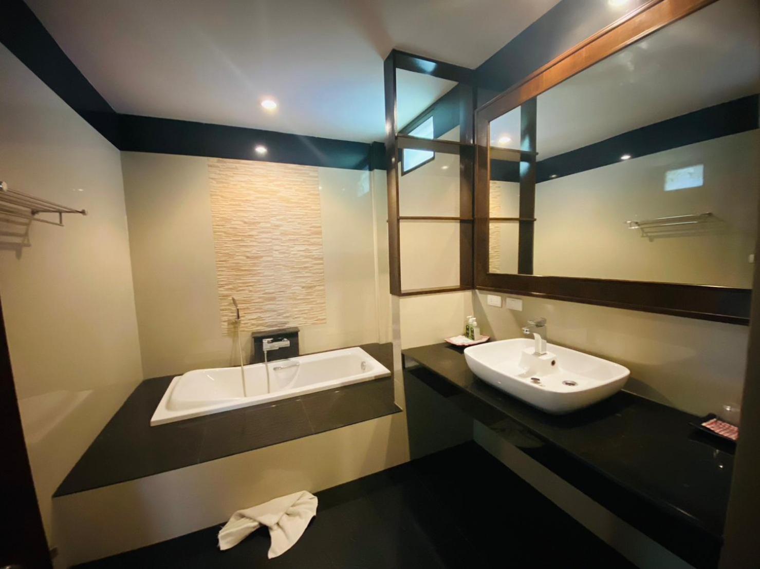 Beach Bungalow At Lanta Resort Ко-Ланта Екстер'єр фото