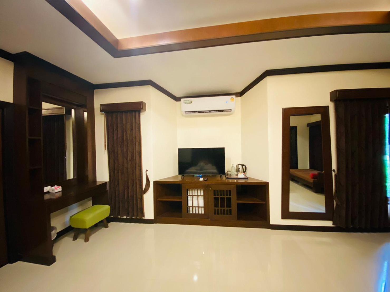 Beach Bungalow At Lanta Resort Ко-Ланта Екстер'єр фото