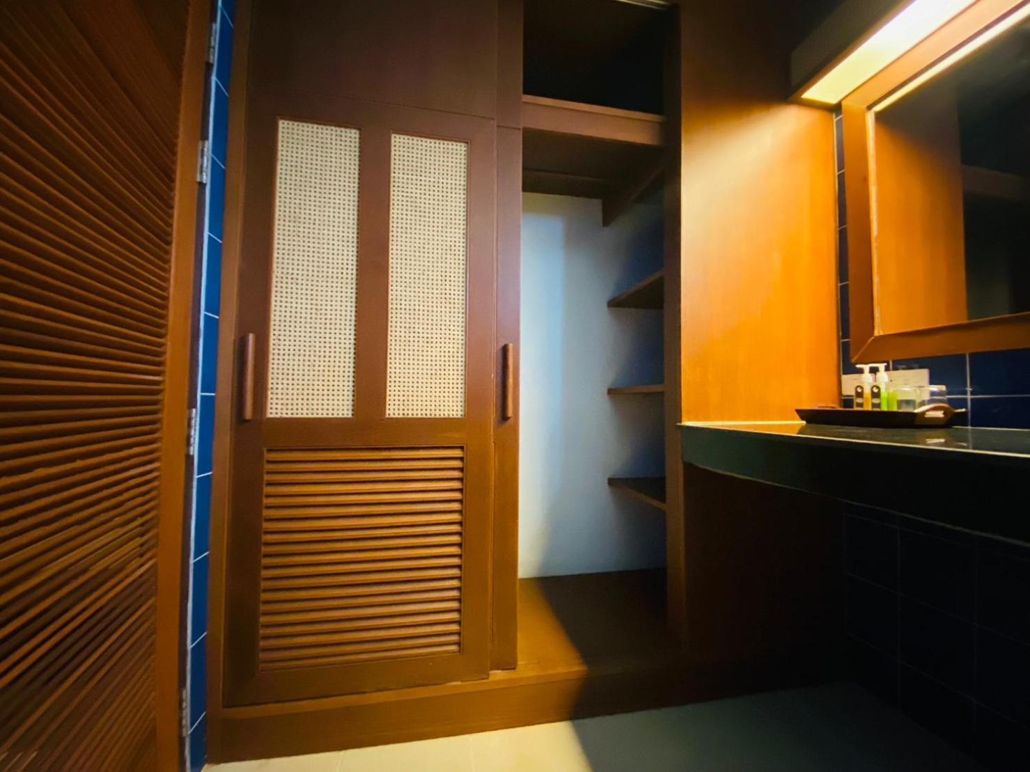 Beach Bungalow At Lanta Resort Ко-Ланта Екстер'єр фото